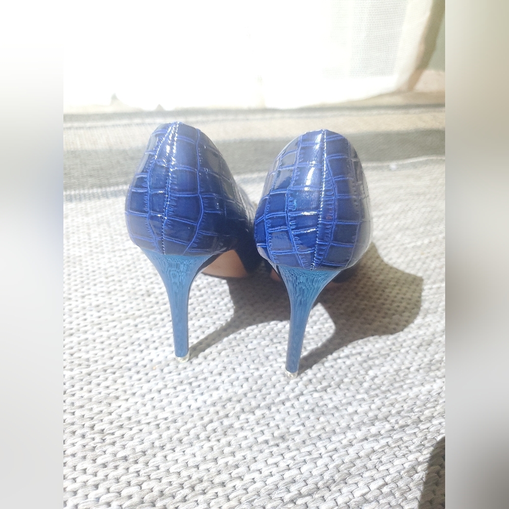 Blue Heels - Picture 5 of 9